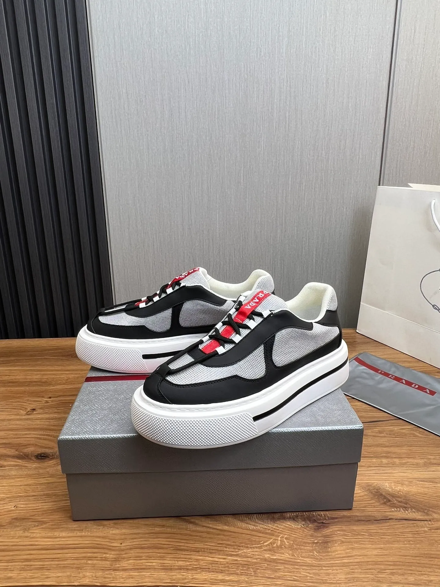 Men's shoes 💰580💰 [PRADA] Men's shoes are popular in the counter, official website is synchronized, 1 high-quality shipment ✔️Original fly-woven cowhide + cowhide lining, 1🆚1 replica, original sole, 38-45 (45 customized, non-refundable)